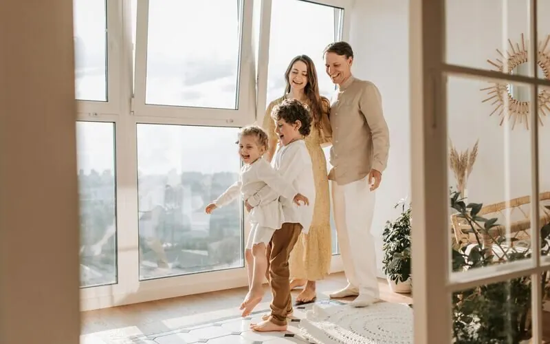 Expat nanny on French Riviera with family