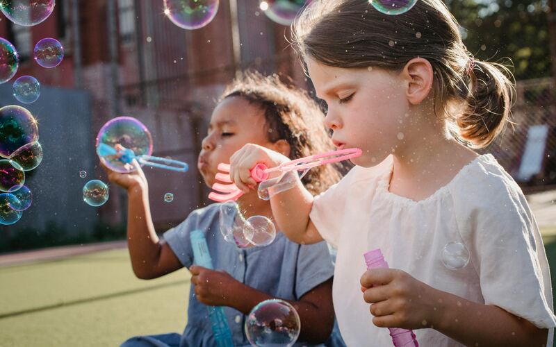 Multilingual nanny teaching languages to children